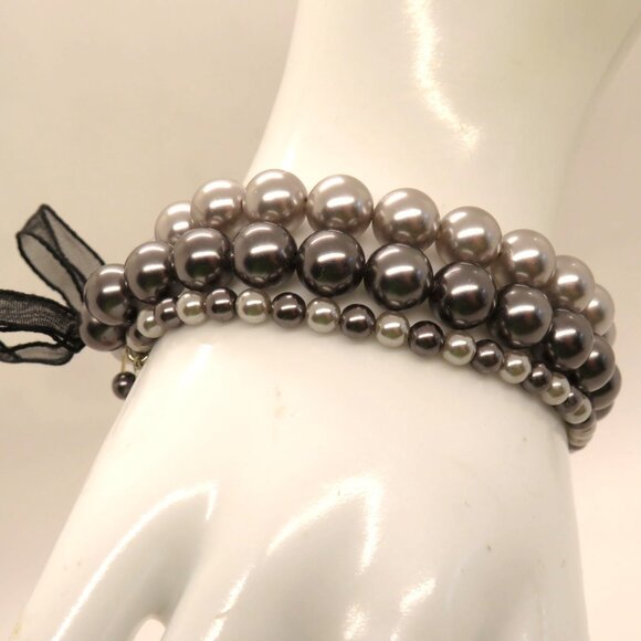 Roman RMN Bracelet Silver Gray Imitation Pearl Bead Stretch Black Bow Accent - Picture 8 of 10